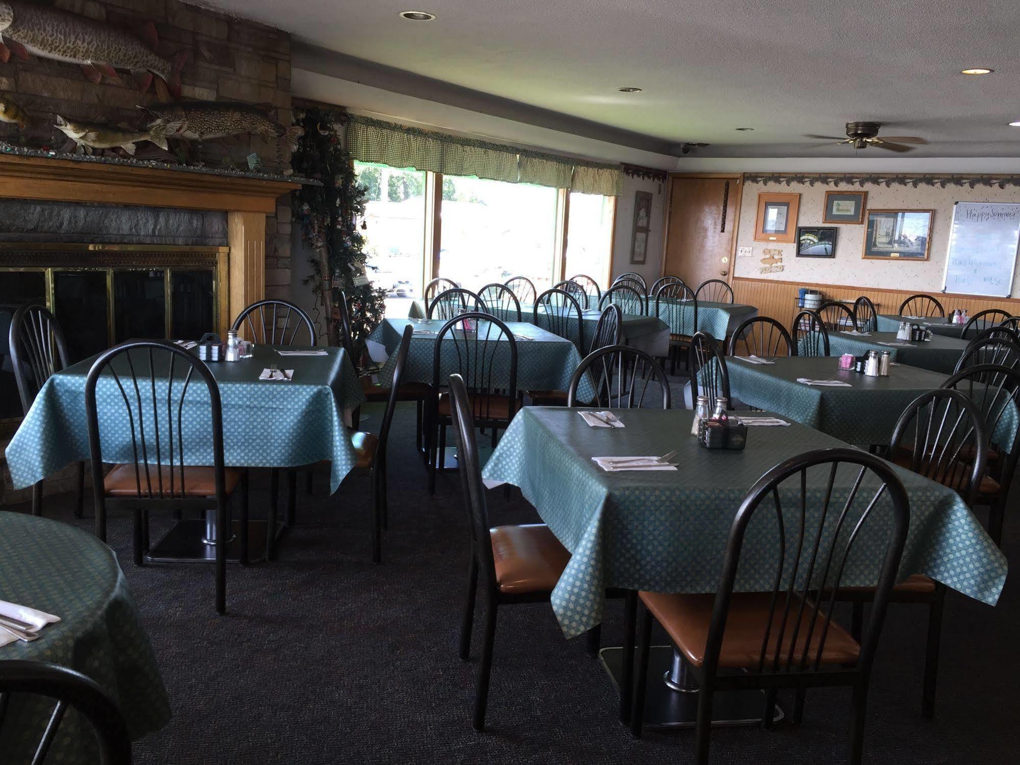 Twin Pines Resort Garrison 外观 照片