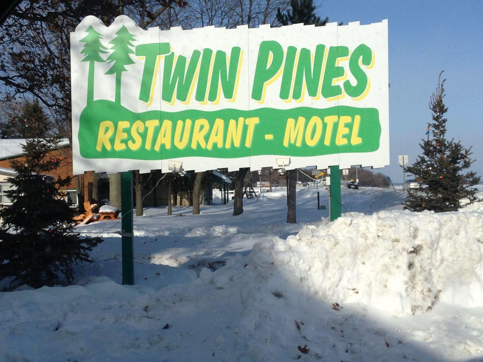 Twin Pines Resort Garrison 外观 照片