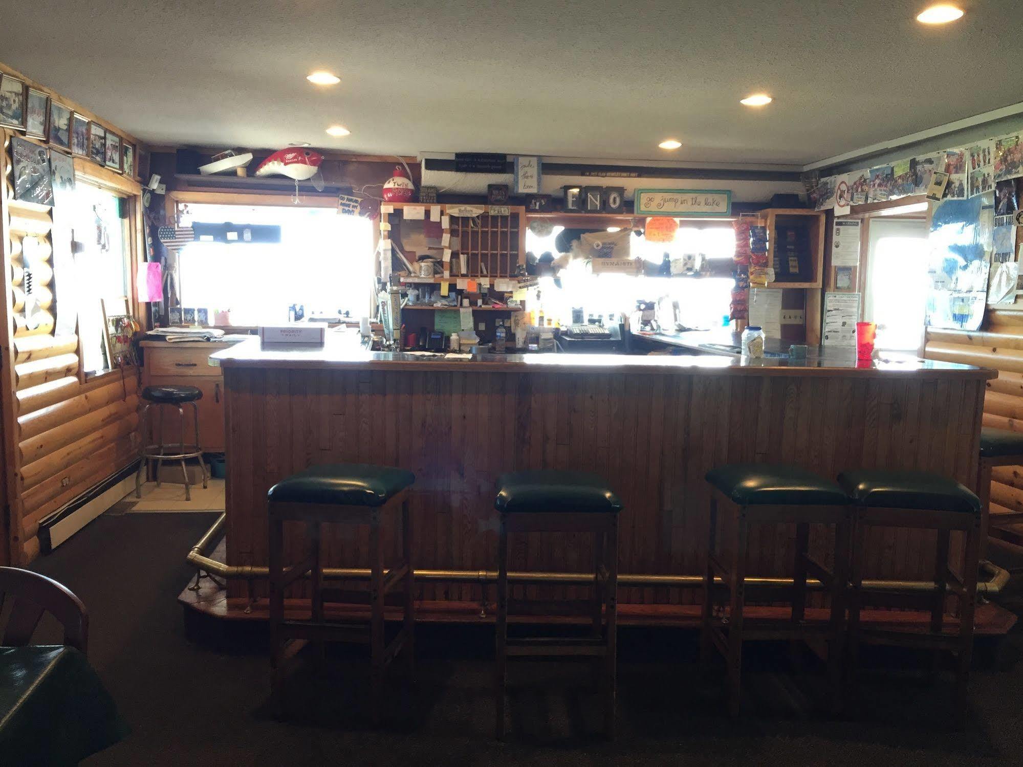 Twin Pines Resort Garrison 外观 照片